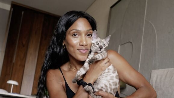 Patrícia Mamona apresenta Sakura, a nova gata da família