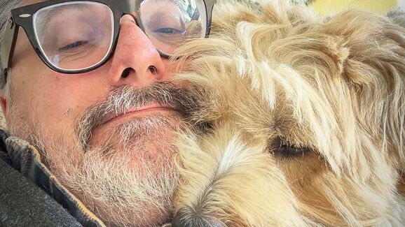 Nuno Markl com a cadela, Chiclete