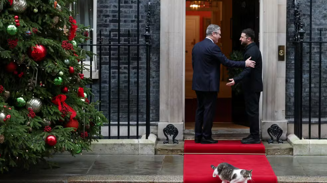 2025-12-08t131756z-1231630004-rc2cciaaolqi-rtrmadp-3-ukraine-crisis-zelenskiy-london.png