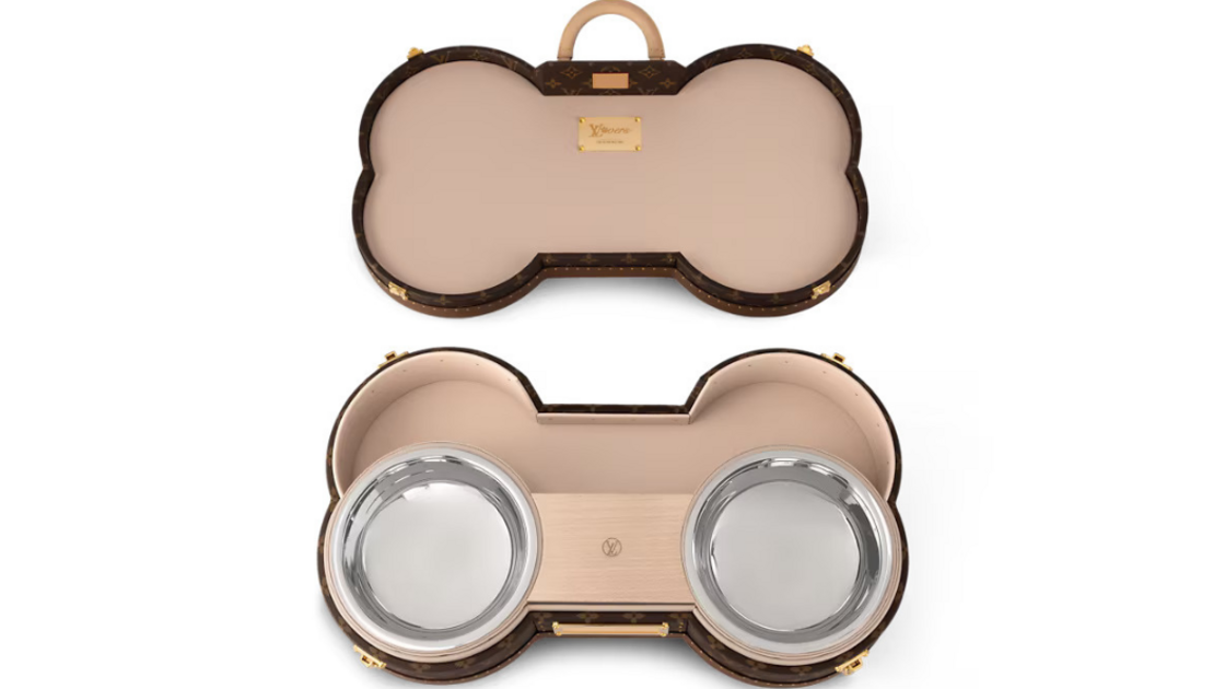 Louis Vuitton lança coleção para cães com design de Pharrell Williams.
