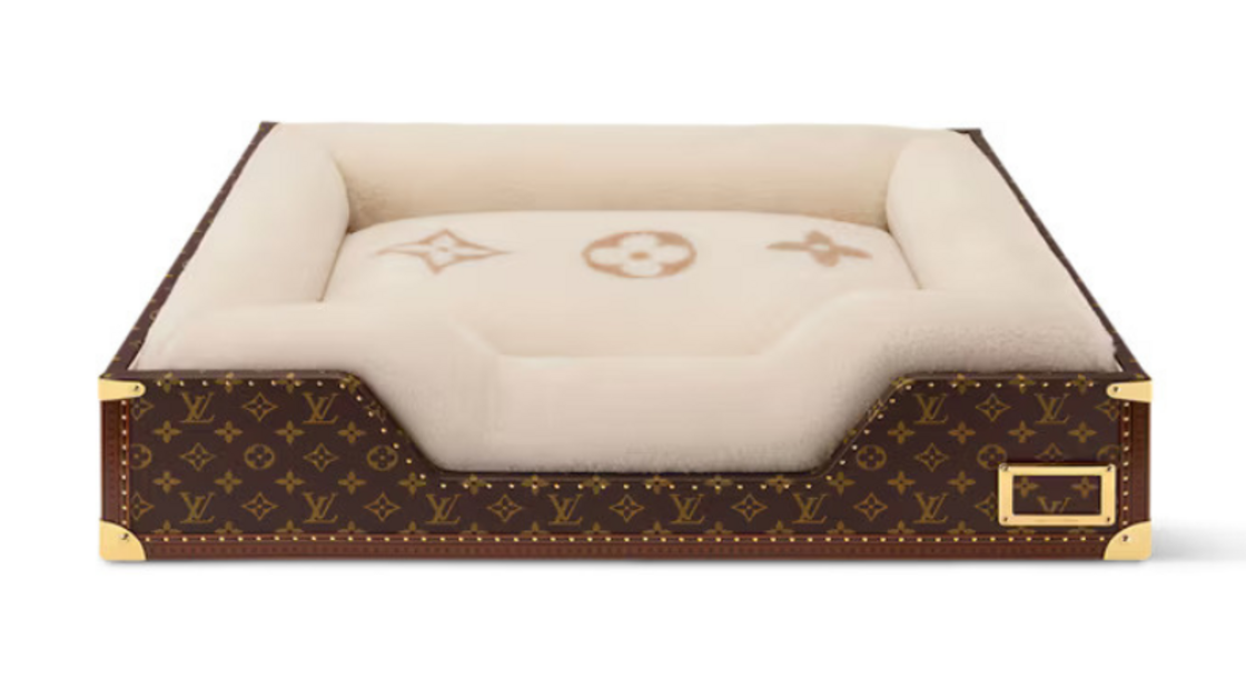 Louis Vuitton aposta na moda canina com nova coleção, sob a visão de Pharrell Williams.
