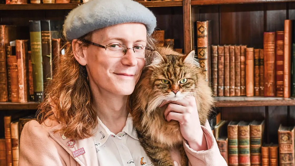 Issy, o gato, ajuda estudantes de universidade no Reino Unido com o stress académico